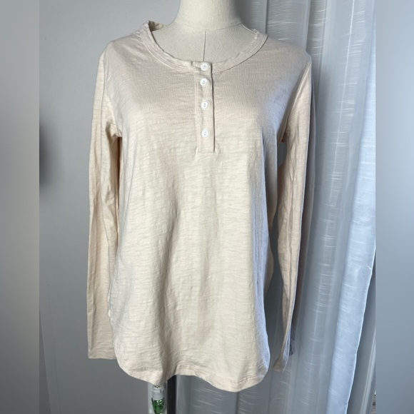 Tuckernuck Pomander Place Long Sleeve Henley Tee Size Small Beige Oatmeal - Picture 3 of 8